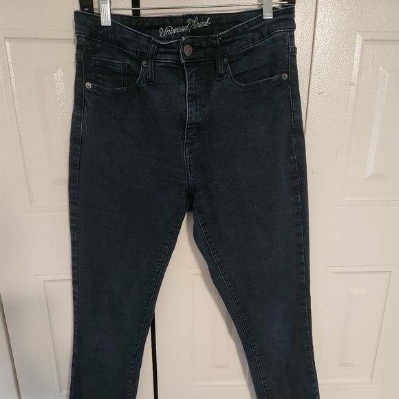 Universal Thread - Picture 2 of 5